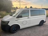 Volkswagen VW T6 Kombi, 9 Sitze, AHK, LED Tagflt., Bi... - Volkswagen T6 Kombi in Duisburg
