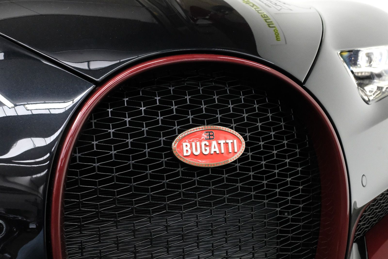 Fahrzeugabbildung Bugatti Chiron/CARBON/WARRANTY+SERVICE NEU+PACKAGE