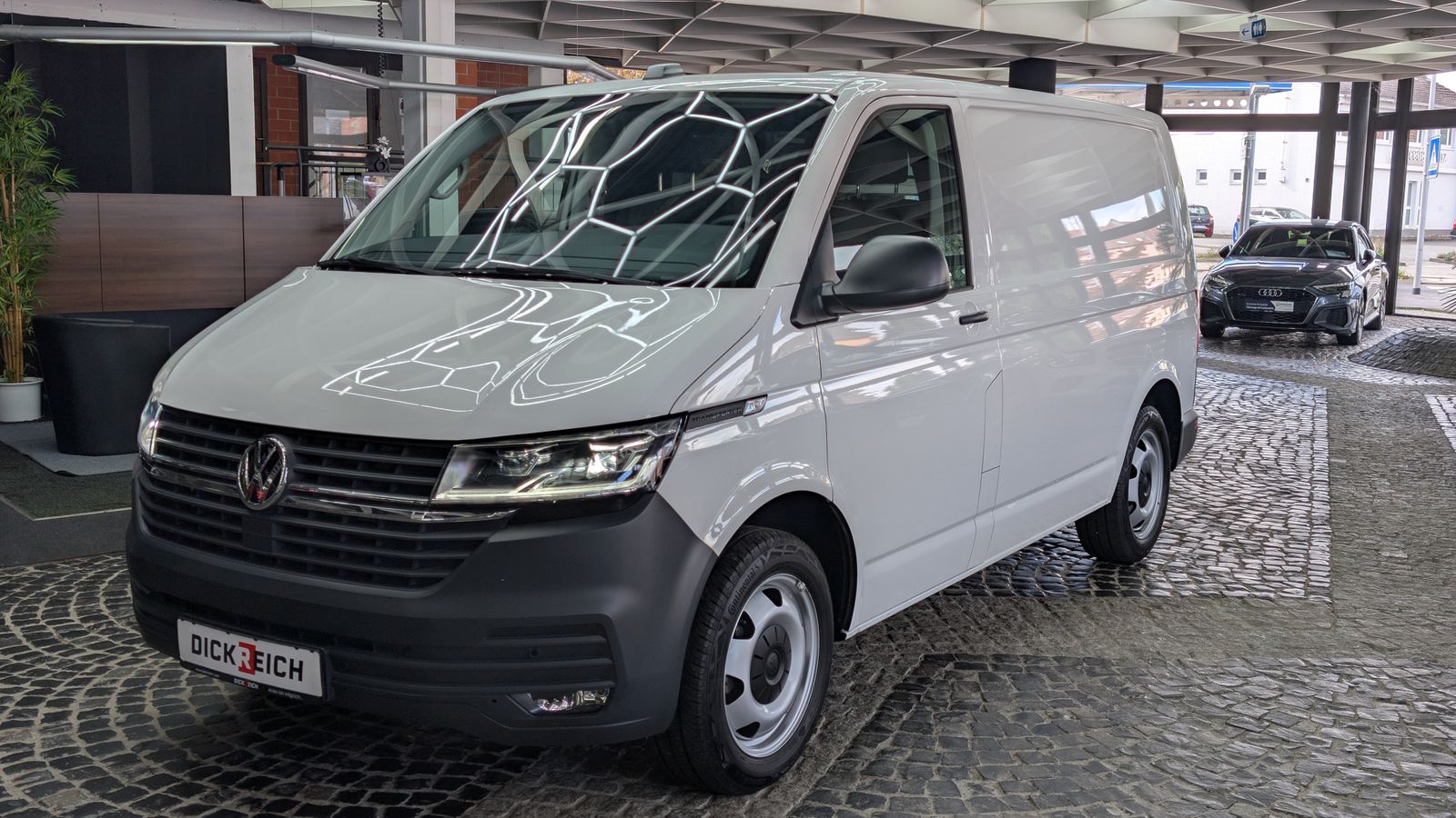 Fahrzeugabbildung Volkswagen T6 Transporter 6.1 LED*KAM*SHZ*SORTIMO-REGALE