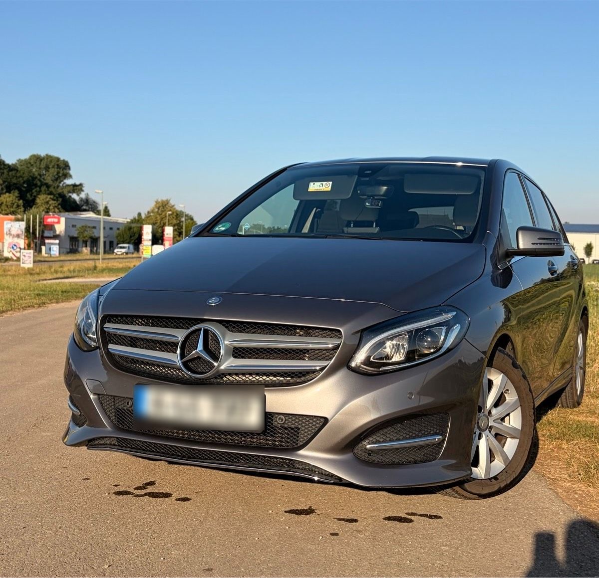 MERCEDES-BENZ Mercedes-Benz B 180d FaceliftHarman Kardo...