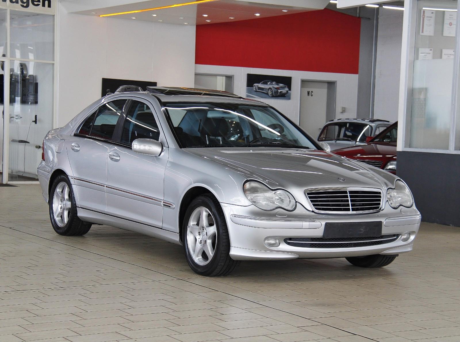 Mercedes-Benz C320 AVANTGARDE *XENON*COMAND*LEDER*SSD