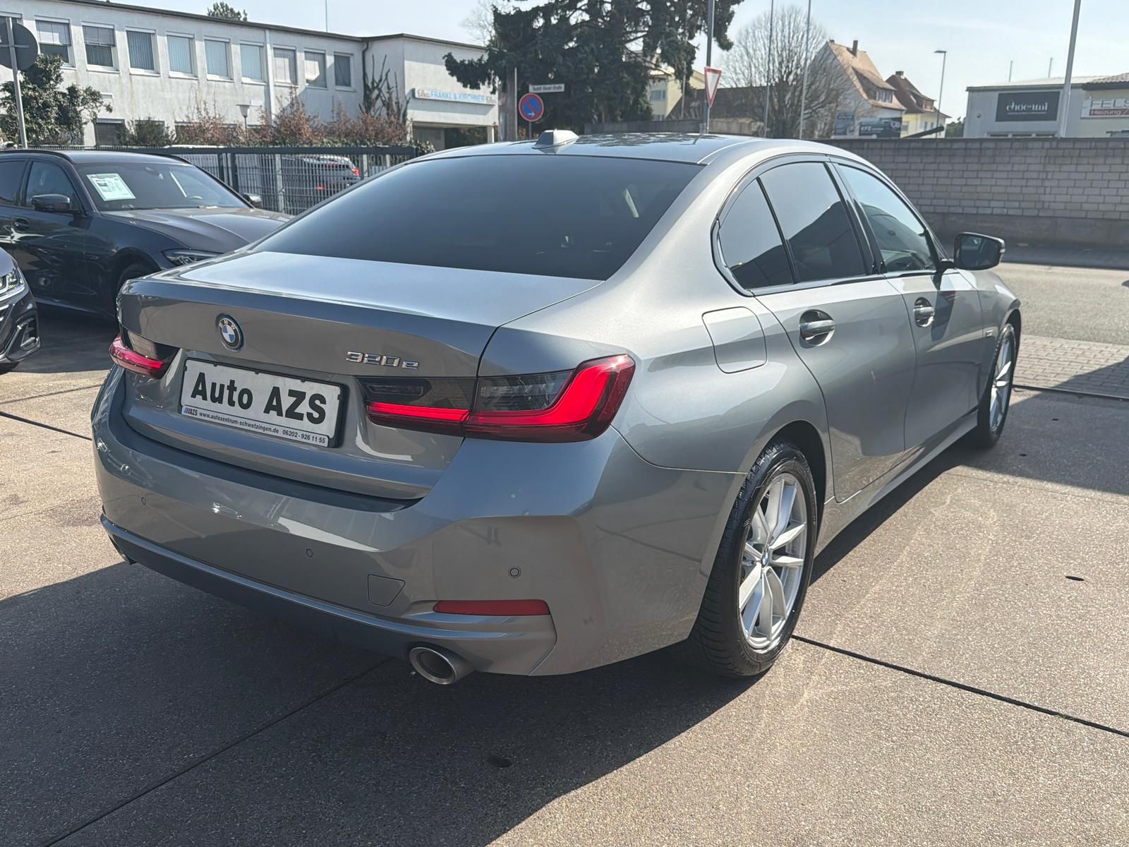 BMW 320 Facelift Limousine/1.Hd/HEAD UP/NAVI/PDC/LED foto 7