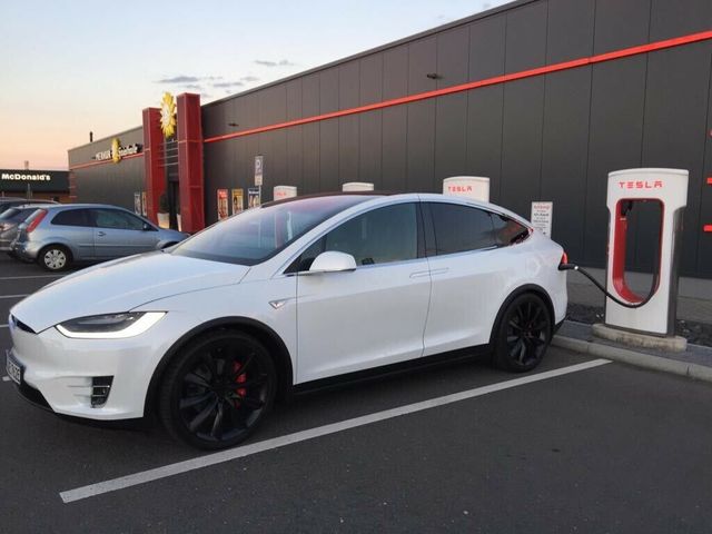 Tesla Model X P90DL-Founders EditionFreeSuC+CCS/mieten