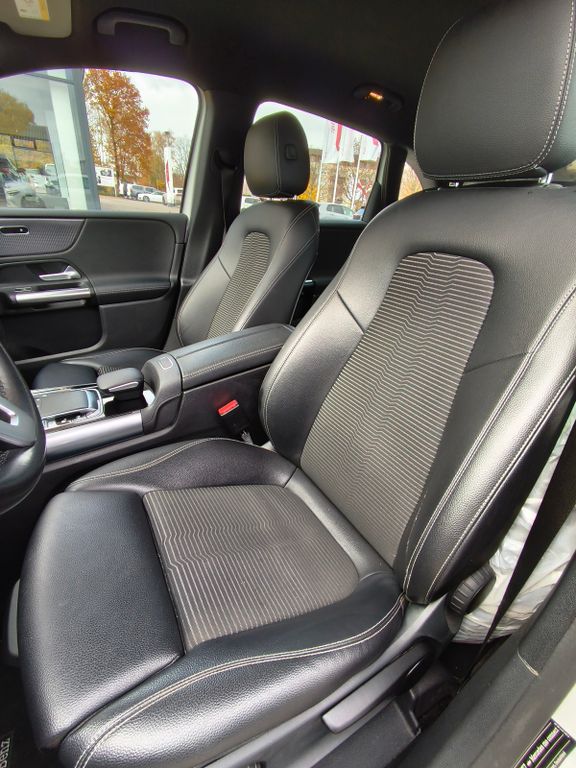 MERCEDES-BENZ B 250 8