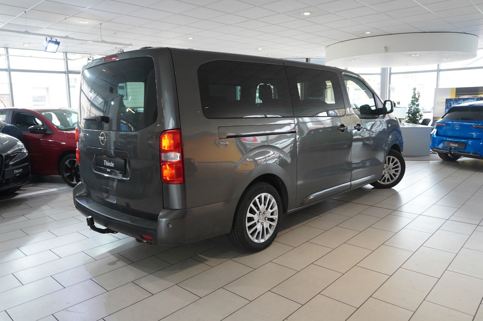 Fahrzeugabbildung Opel Zafira Life 2.0D "L" EDIT. 8-SITZE NAVI/LED/AHK