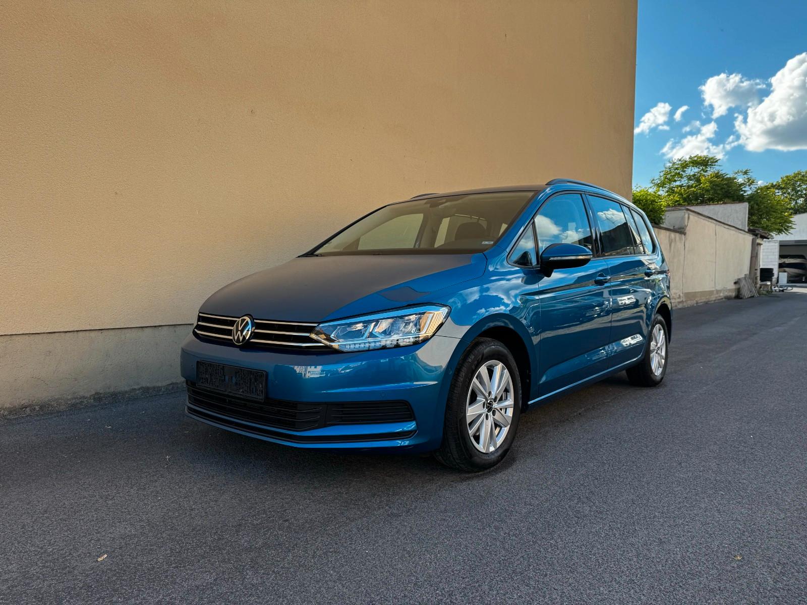 Volkswagen Touran 2.0TDI*AHK*DSG*ACC IQ DRIVE*LED*8Fach*Fam