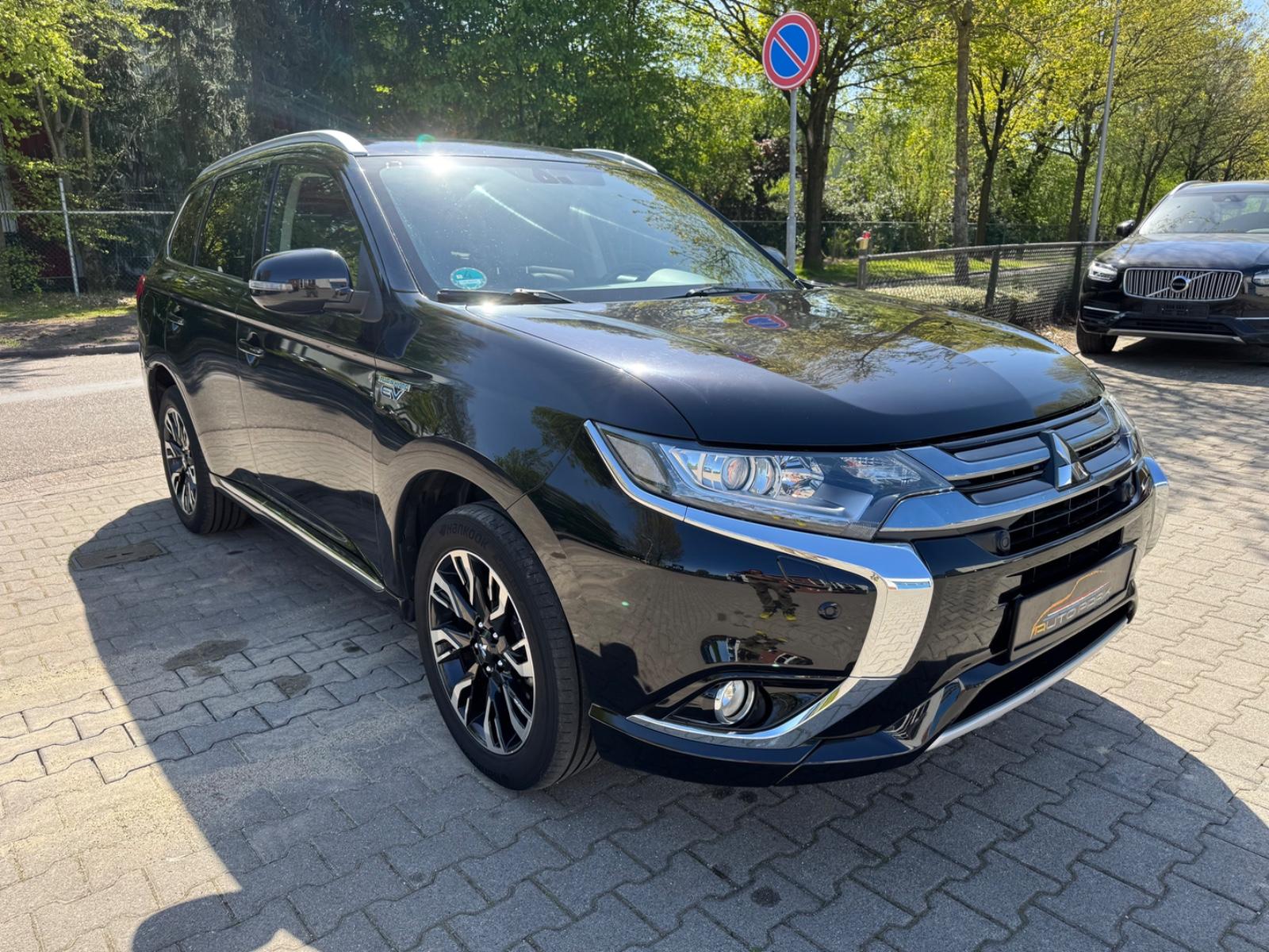 Mitsubishi Outlander PHEV Plus 4WD *1 Hand*
