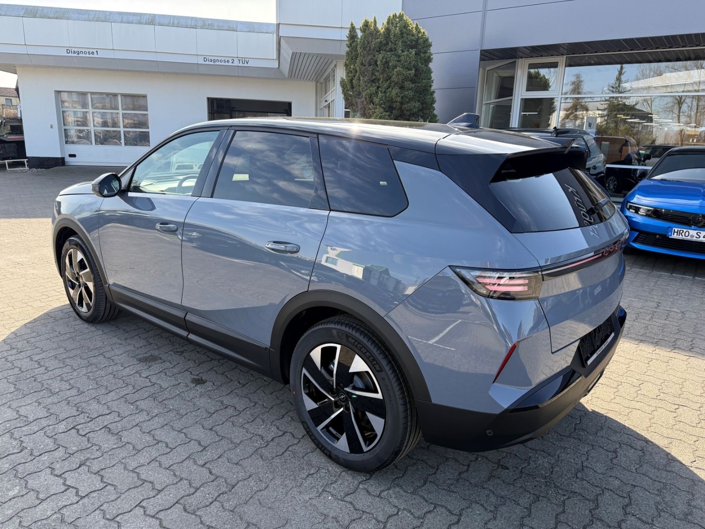 Fahrzeugabbildung Opel Grandland 1.2 48V Mild-Hybrid Ultimate mit AHK