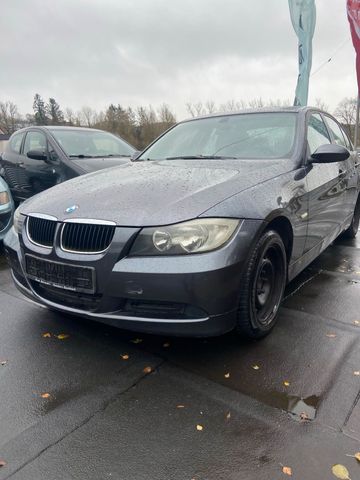 BMW E90 318 i PDC /Vorne -Hinten TÜV bis 1...