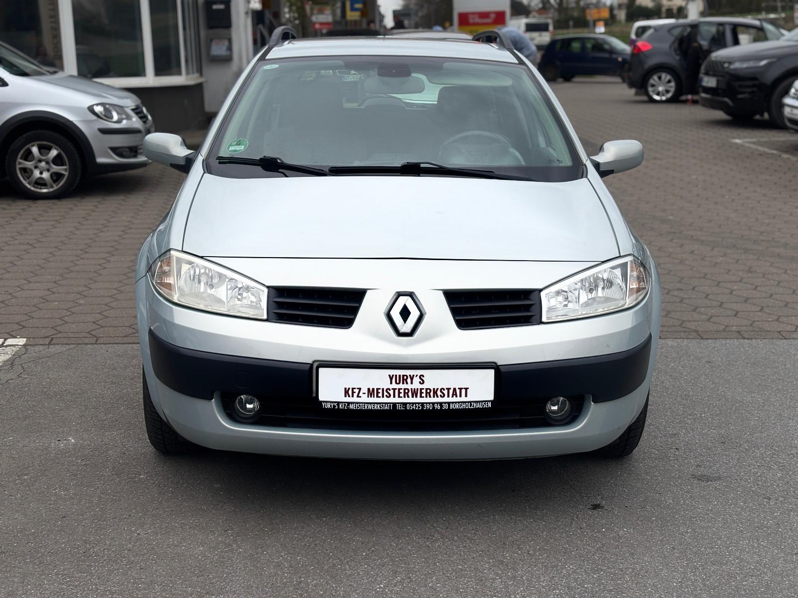 Renault Megane 2004 — вигляд ззаду
