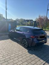 BMW 120 M-Sport Exterieure und Interieur Umfänge  - BMW: Violett