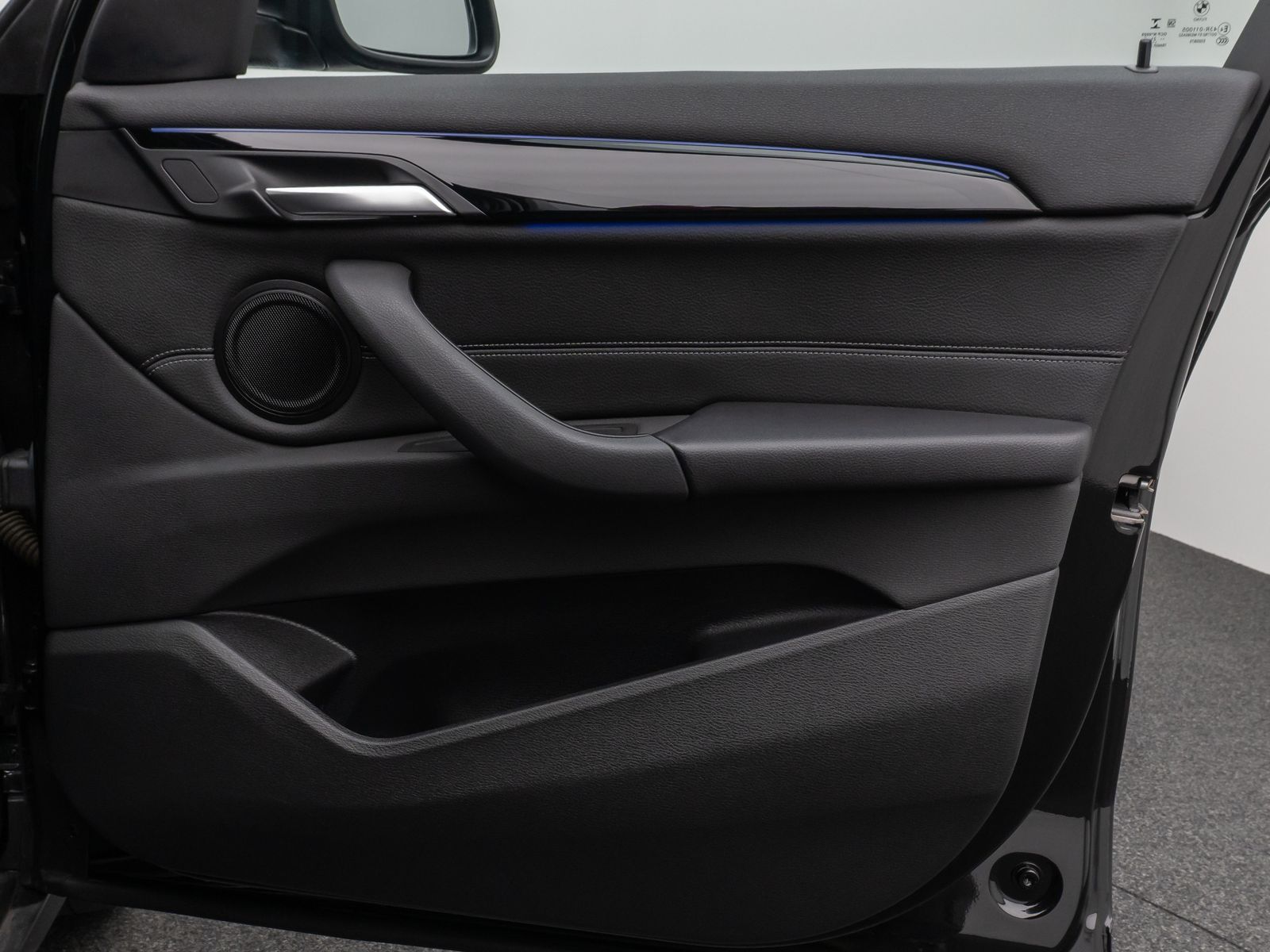 Fahrzeugabbildung BMW X1 sD20i SportLine Parkassistent Lordos DAB LED