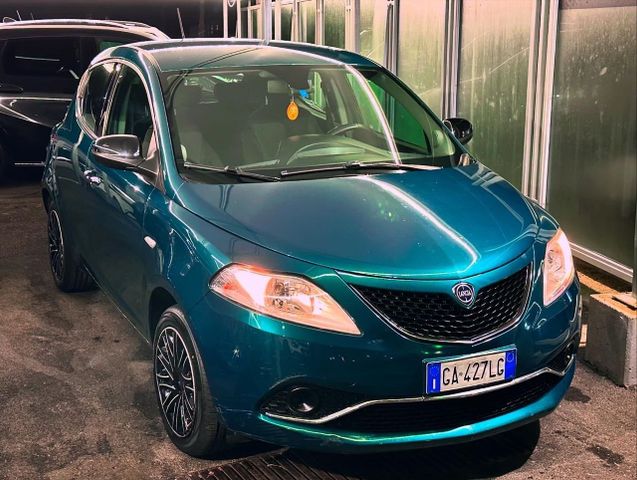 Lancia Ypsilon 1.2 69 CV 5 porte Platinum 2020