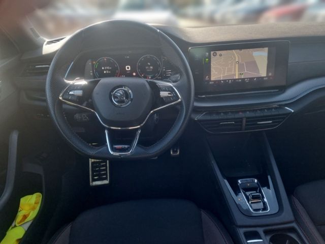 Fahrzeugabbildung SKODA Octavia Combi 1.4 TSI iV RS 180KW NAVI COLUMBUS