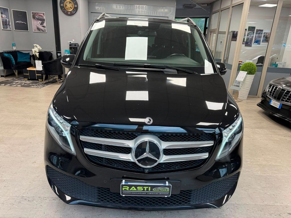 Image of Mercedes-Benz V 220