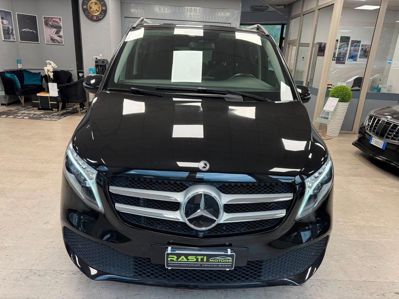 Mercedes-Benz V 220