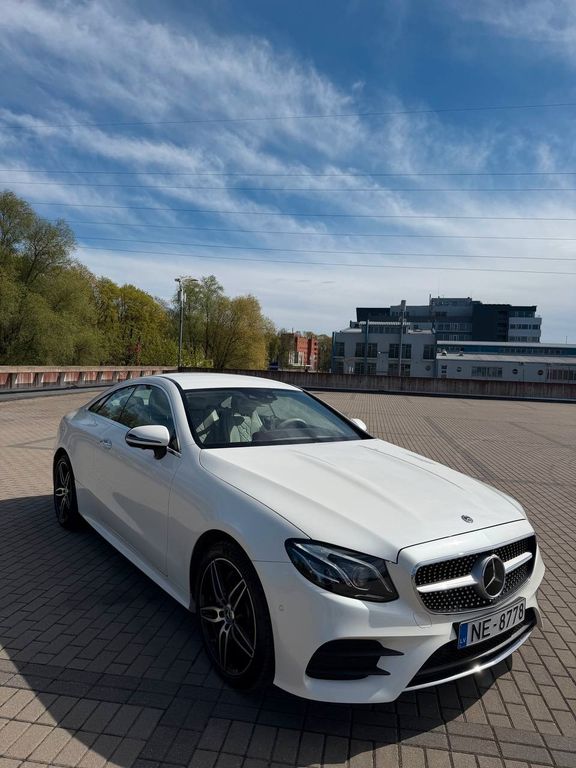 Image of Mercedes-Benz E 220