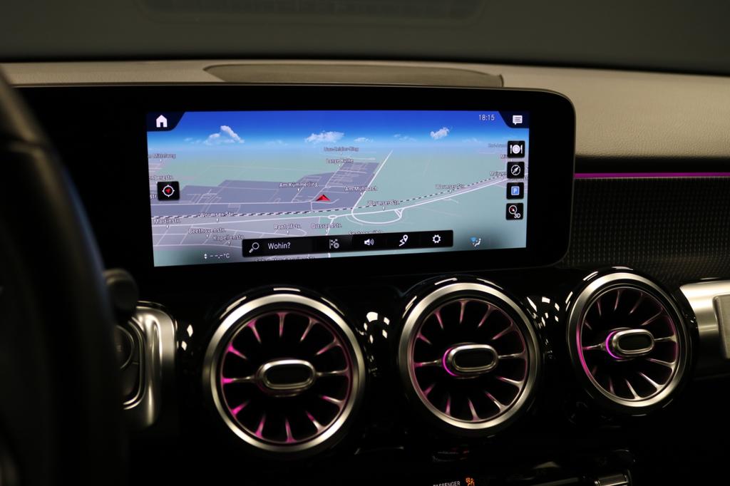 Mercedes-Benz GLB 180