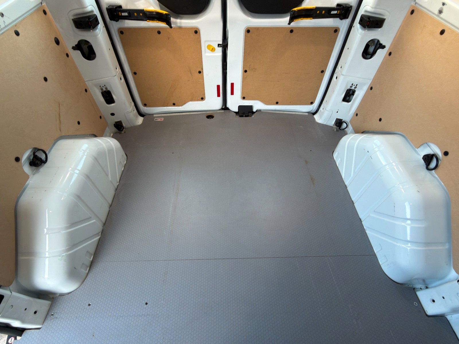 Fahrzeugabbildung Ford Transit Custom Kasten 340 L1 Trend Auto. StHz