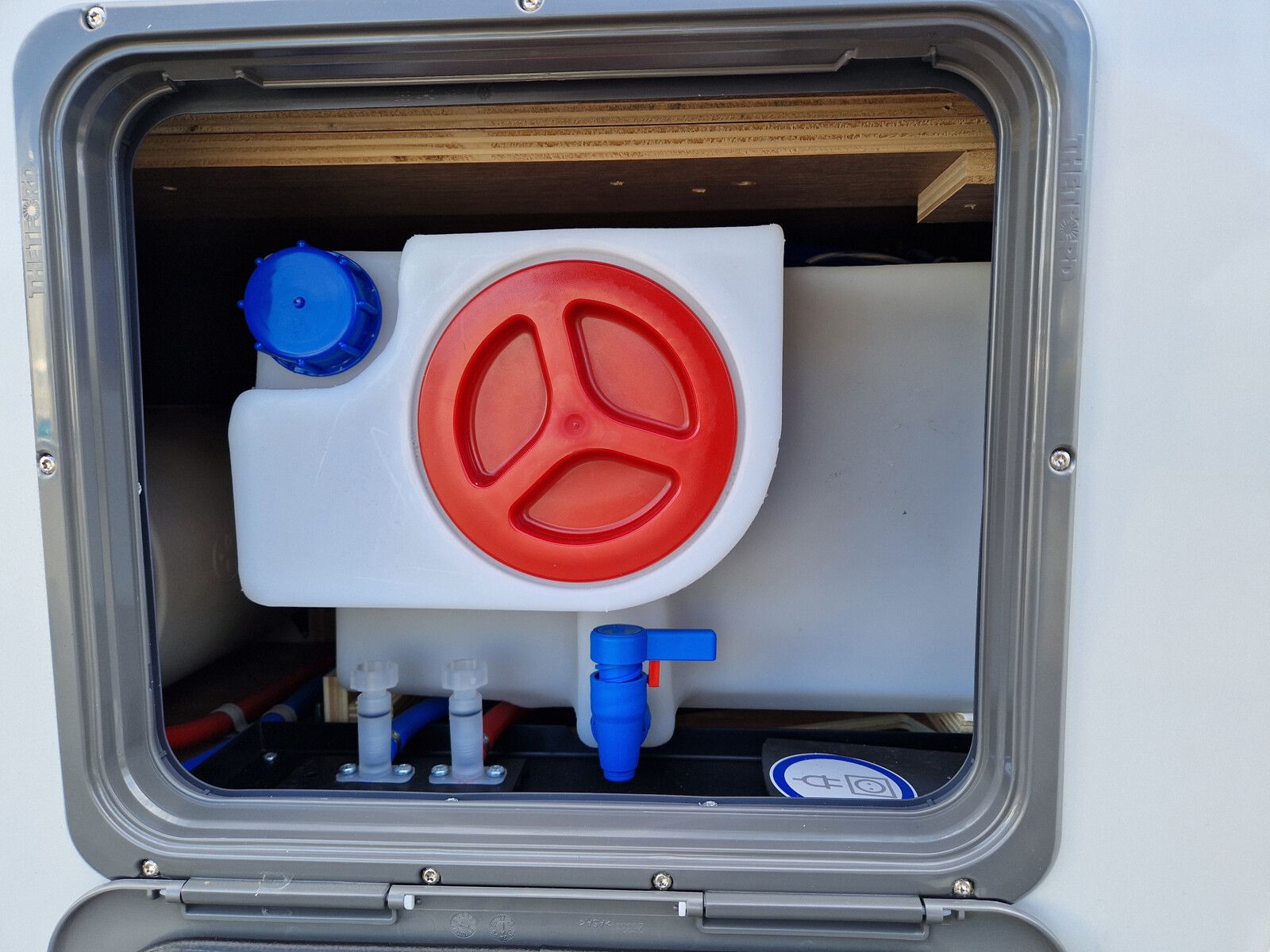 Fahrzeugabbildung Tabbert Senara 460E 2.3 Autark-Paket, Fahrradträger uvm!