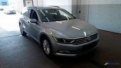 Fahrzeugabbildung Volkswagen Passat Variant Comfortline Navi LED SiHz ACC RFK