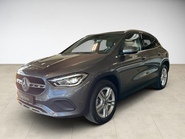 MERCEDES-BENZ GLA 250 e Style AUT Kam. KeyLess KlimaA LED LM