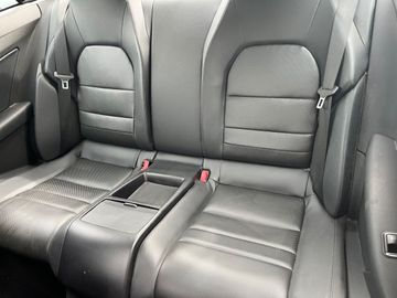 Mercedes E 220 - 11