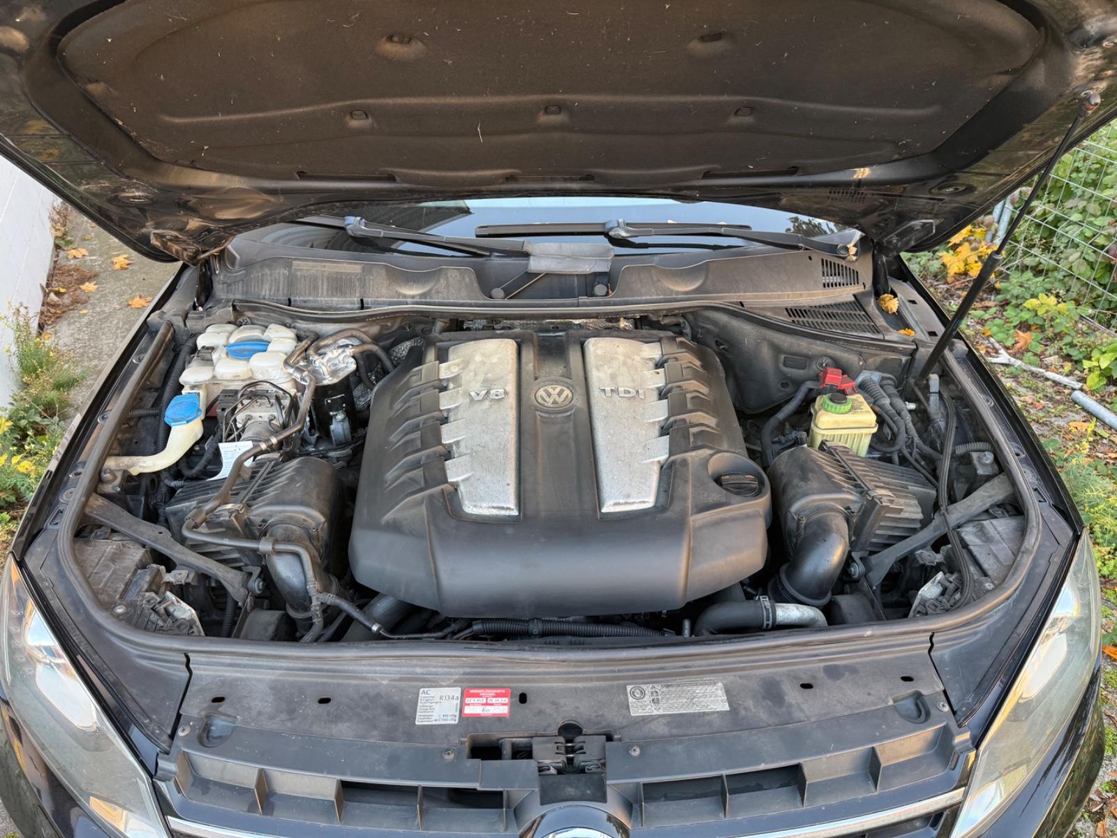 Volkswagen Touareg 2012 — photo 6