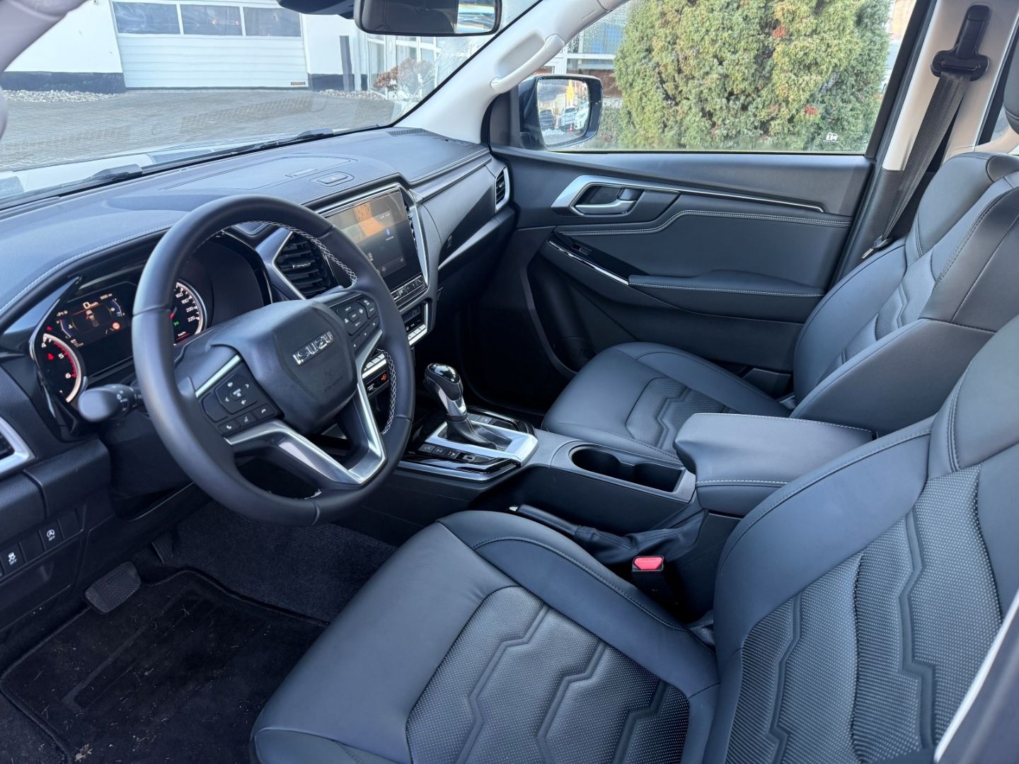 Fahrzeugabbildung Isuzu D-Max Double Cab LSE 1.9 mit SHZ+RFK