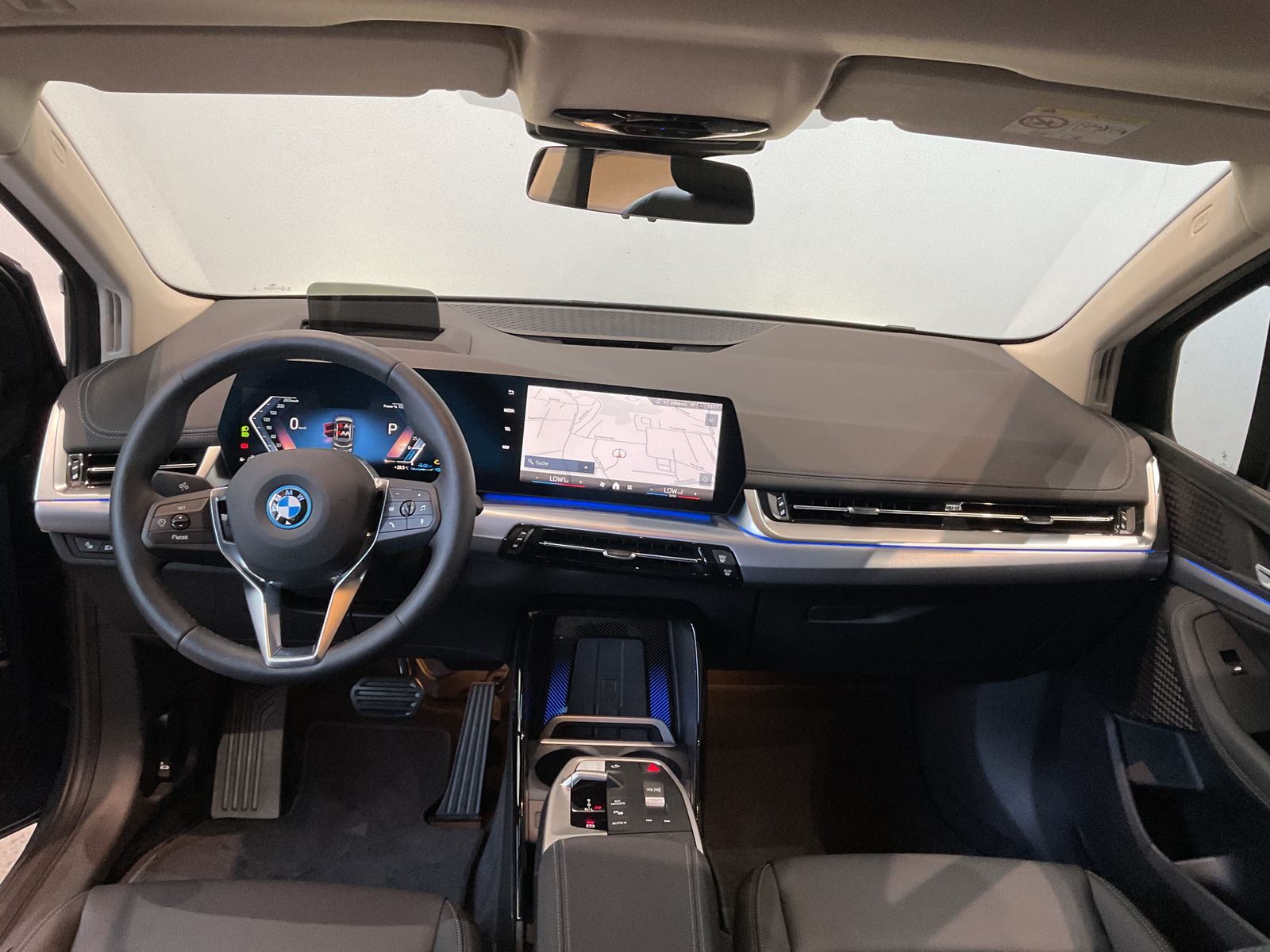 Fahrzeugabbildung BMW 230e xDrive |Aktivsitz |Komfortzugang |Head-Up D