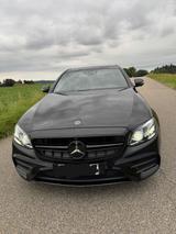 Mercedes-Benz E 400 d 4MATIC /Airmatic - Mercedes-Benz E 400 mit Diesel-Antrieb: Limousine