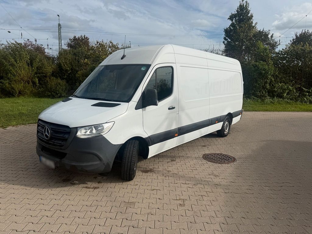 Image of Mercedes-Benz Sprinter
