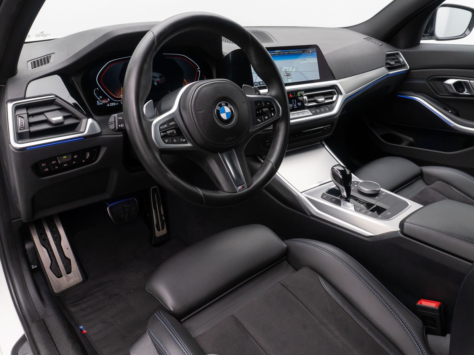 Fahrzeugabbildung BMW 320d M Sport Alarm DAB Kamera Komfort CockpitPro