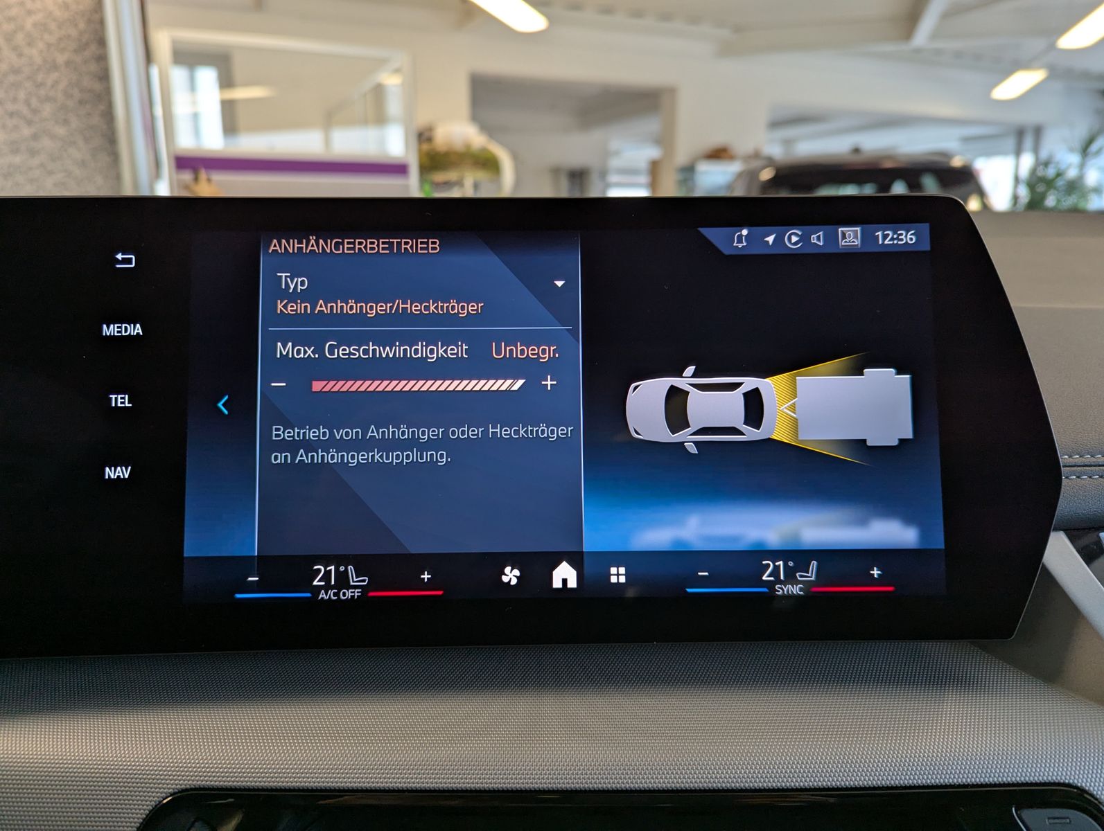 BMW 220 Active Tourer Aut AHK Pano Cam Travel-Paket - Image 30