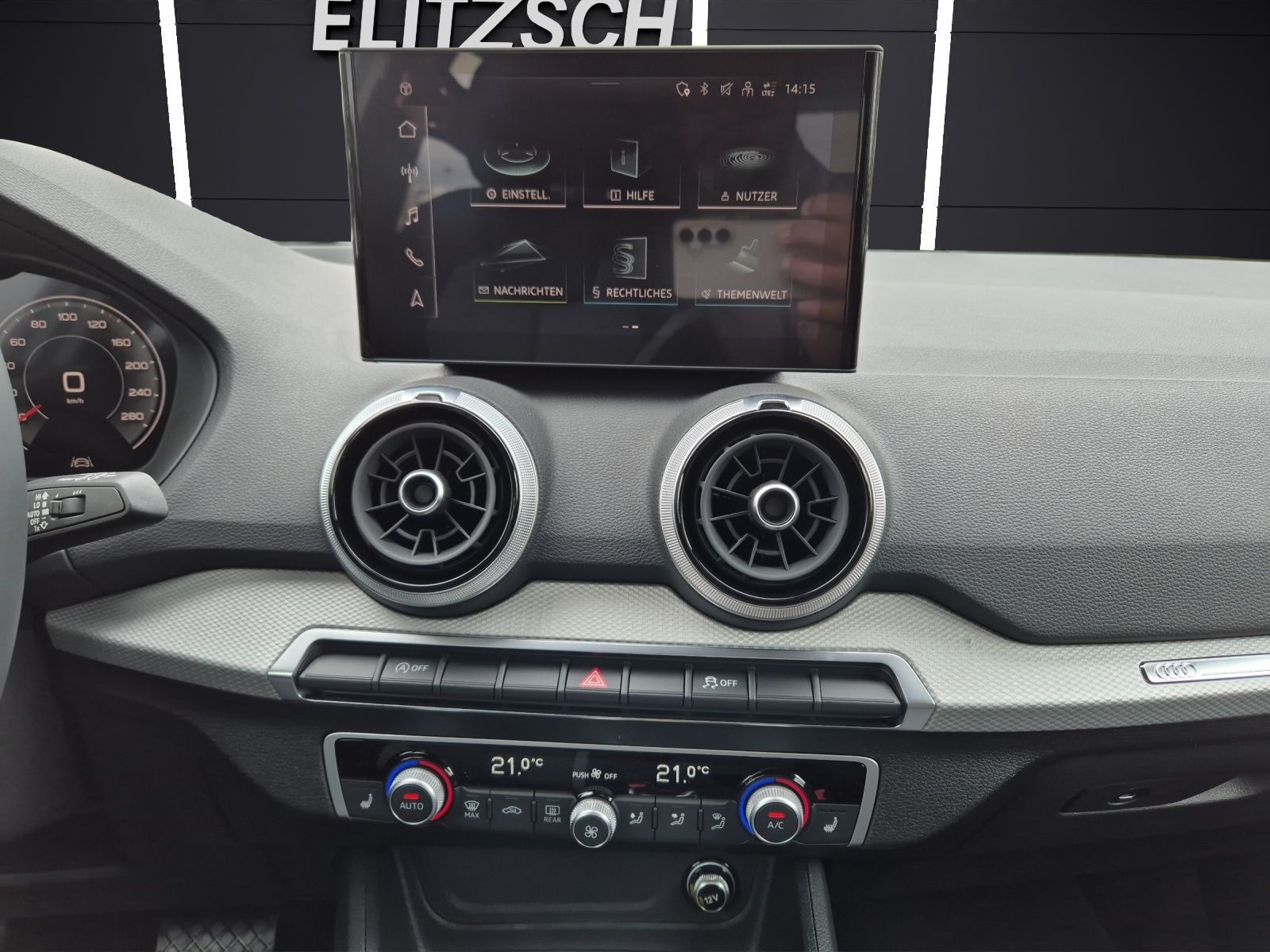 Fahrzeugabbildung Audi Q2 35 TFSI advanced S-tronic LED AVC GRA PDC SH