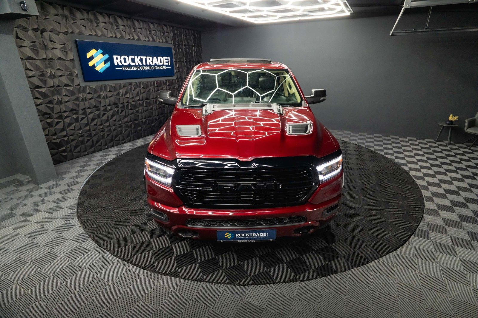 Fahrzeugabbildung Dodge RAM 5.7 V8 HEMI 4x4 NIGHT LARAMIE *Unfallfrei*