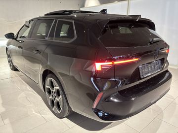 Fotografie 13 des Opel Astra Sports Tourer 1.2 Turbo Automatik Ultimate