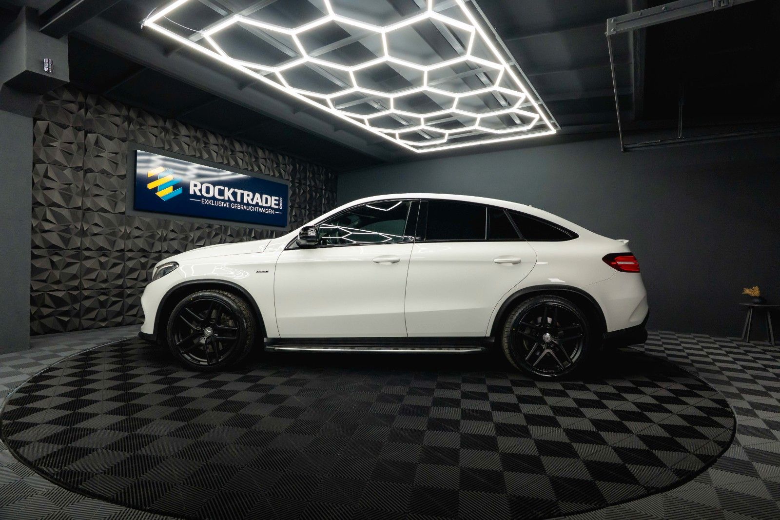 Fahrzeugabbildung Mercedes-Benz GLE 43 AMG Coupe Night-Paket *LED*Kamera*