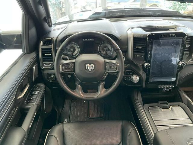 Fahrzeugabbildung Dodge LIMITED NIGHT HUD-BODY LIFT-PRINS-RAMBOX