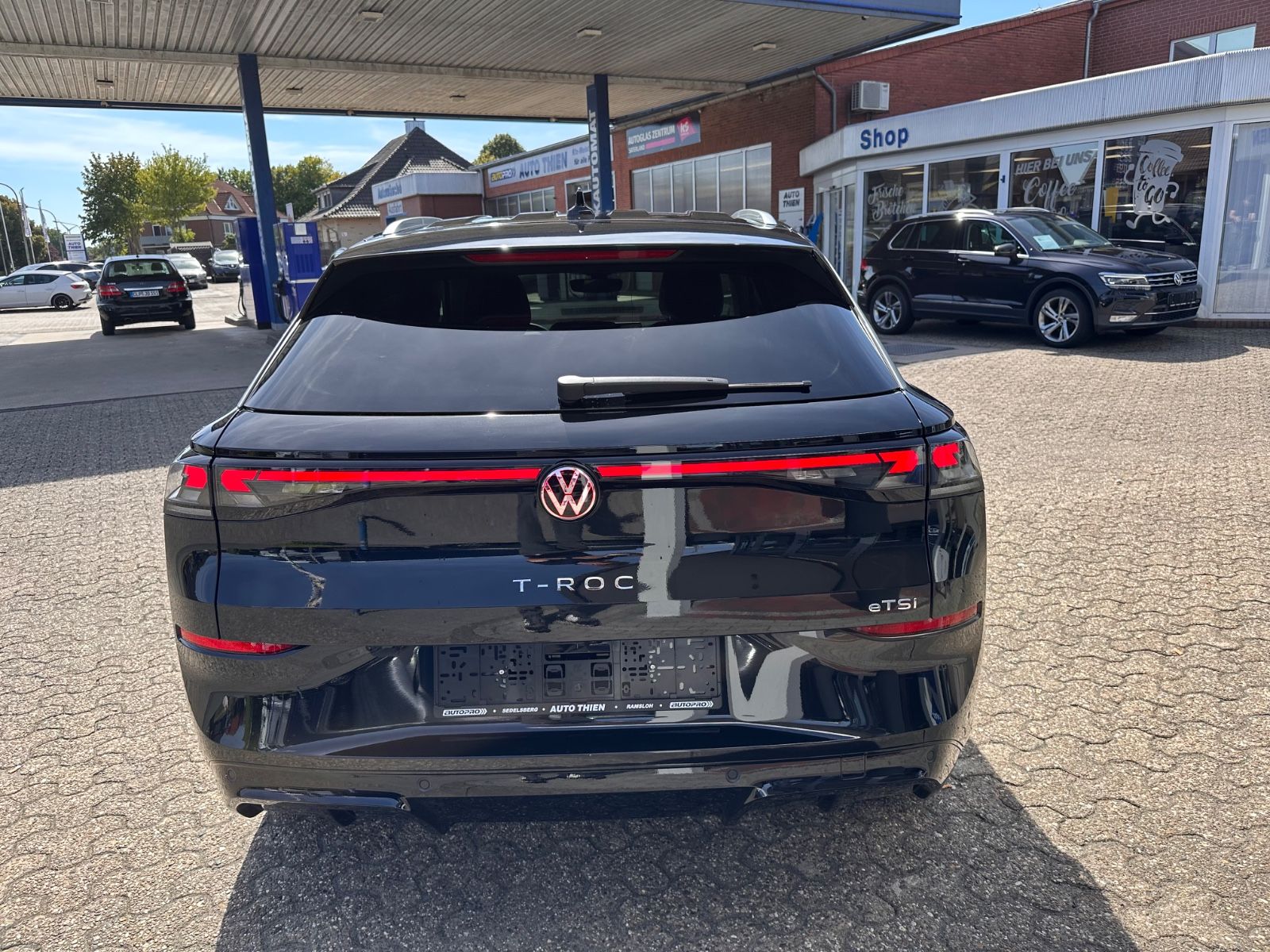 Fahrzeugabbildung Volkswagen T-Roc R Line 1.5 eTSI DSG APP/ACC/AHK/LED/eHeck