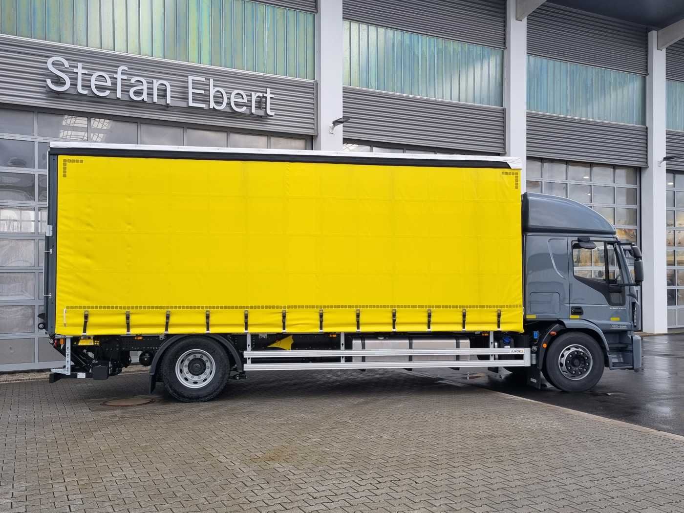 Fahrzeugabbildung Iveco Eurocargo ML180E32/FP Curtainsider + LBW 2x AHK