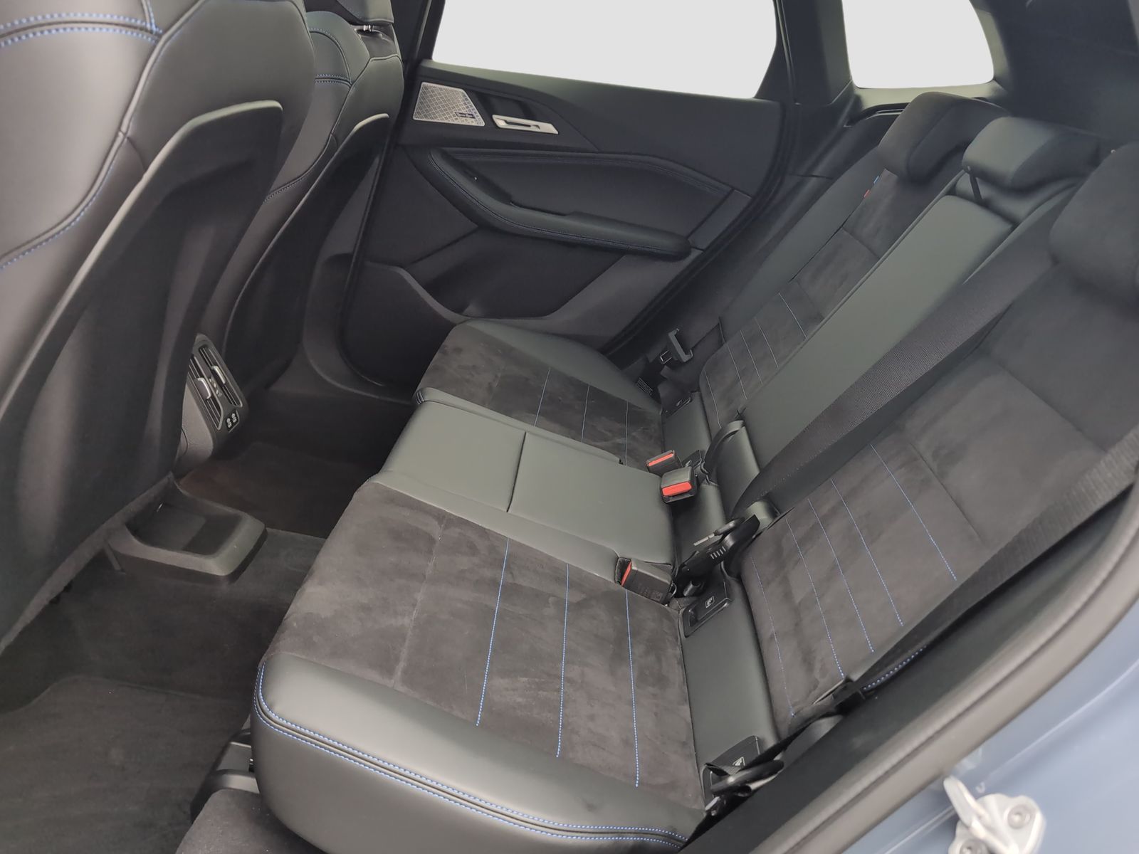 BMW 223 Active Tourer - Bild 9