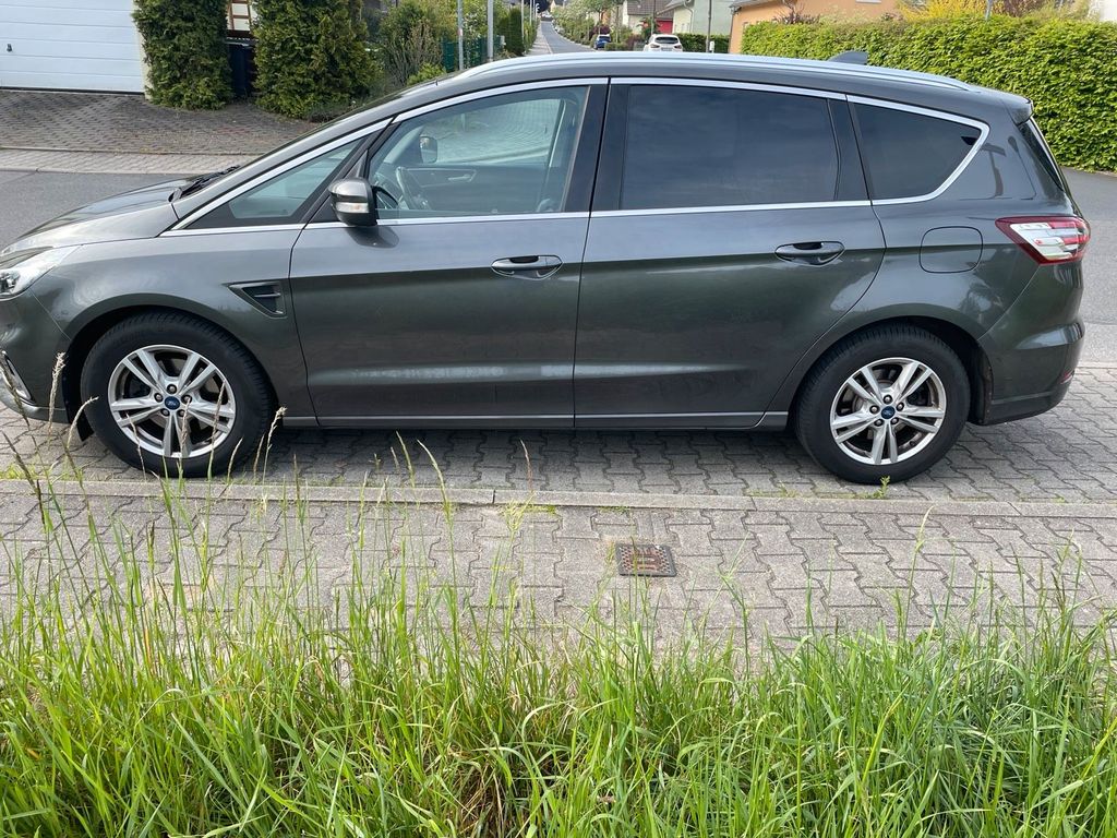 Image of Ford S-Max