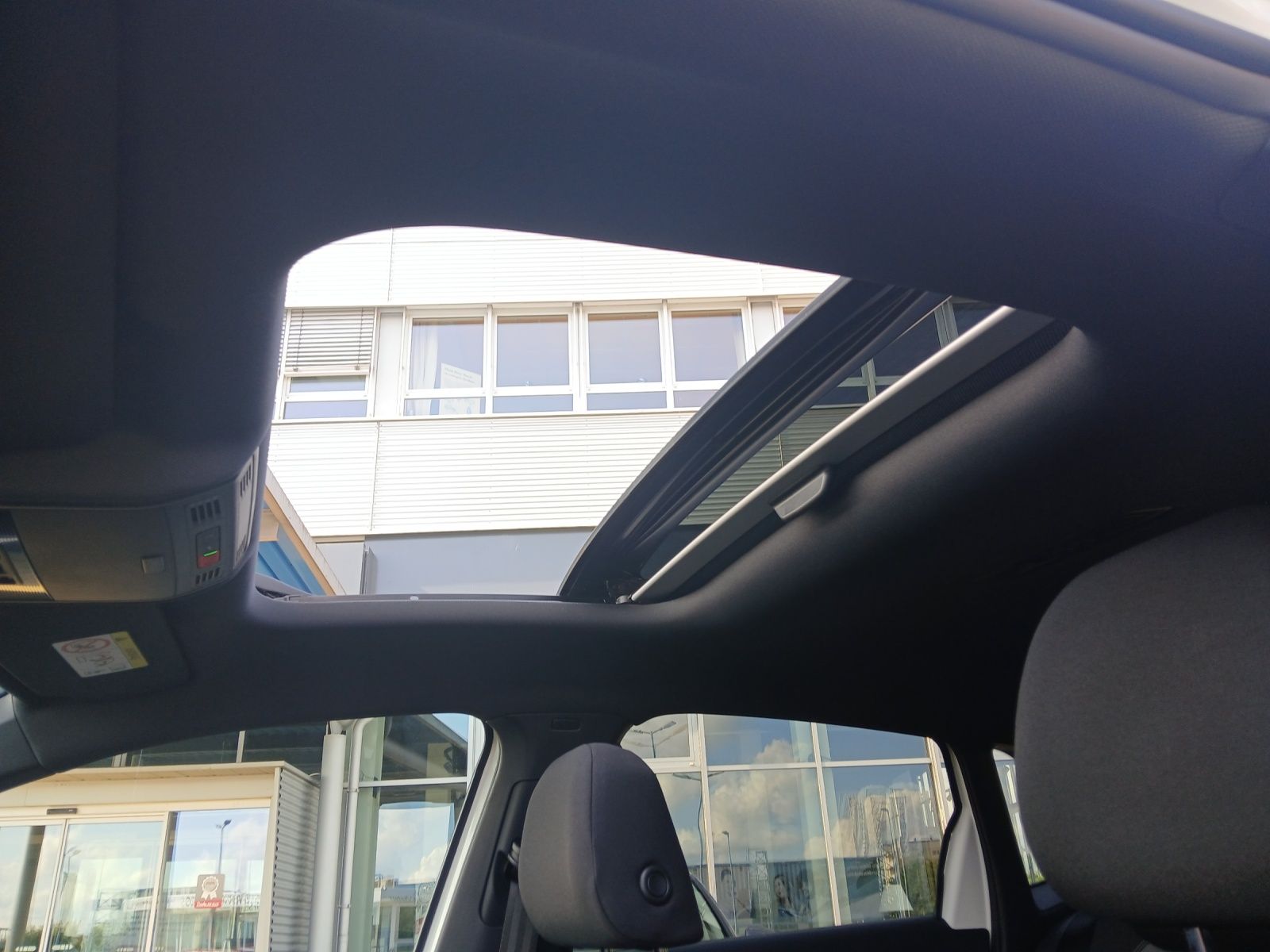 Fahrzeugabbildung Volkswagen Polo TSI R-Line Matrix Pano ACC PDC SH 17"