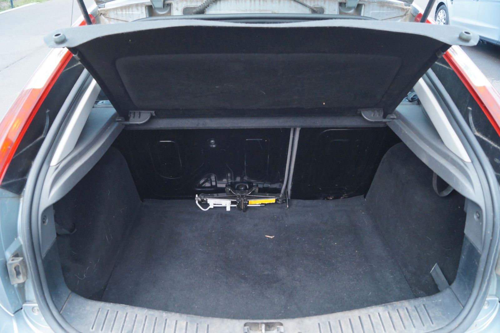 Fahrzeugabbildung Ford Focus Lim. Trend