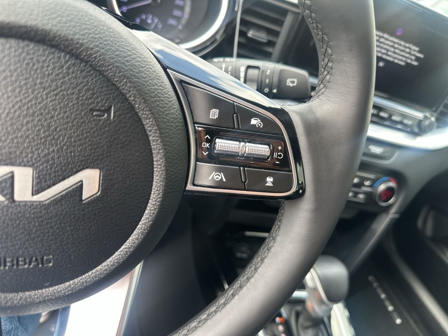 Fahrzeugabbildung Kia Ceed_sw Plug-in Hybrid Spirit 1.6+Navi+digitales