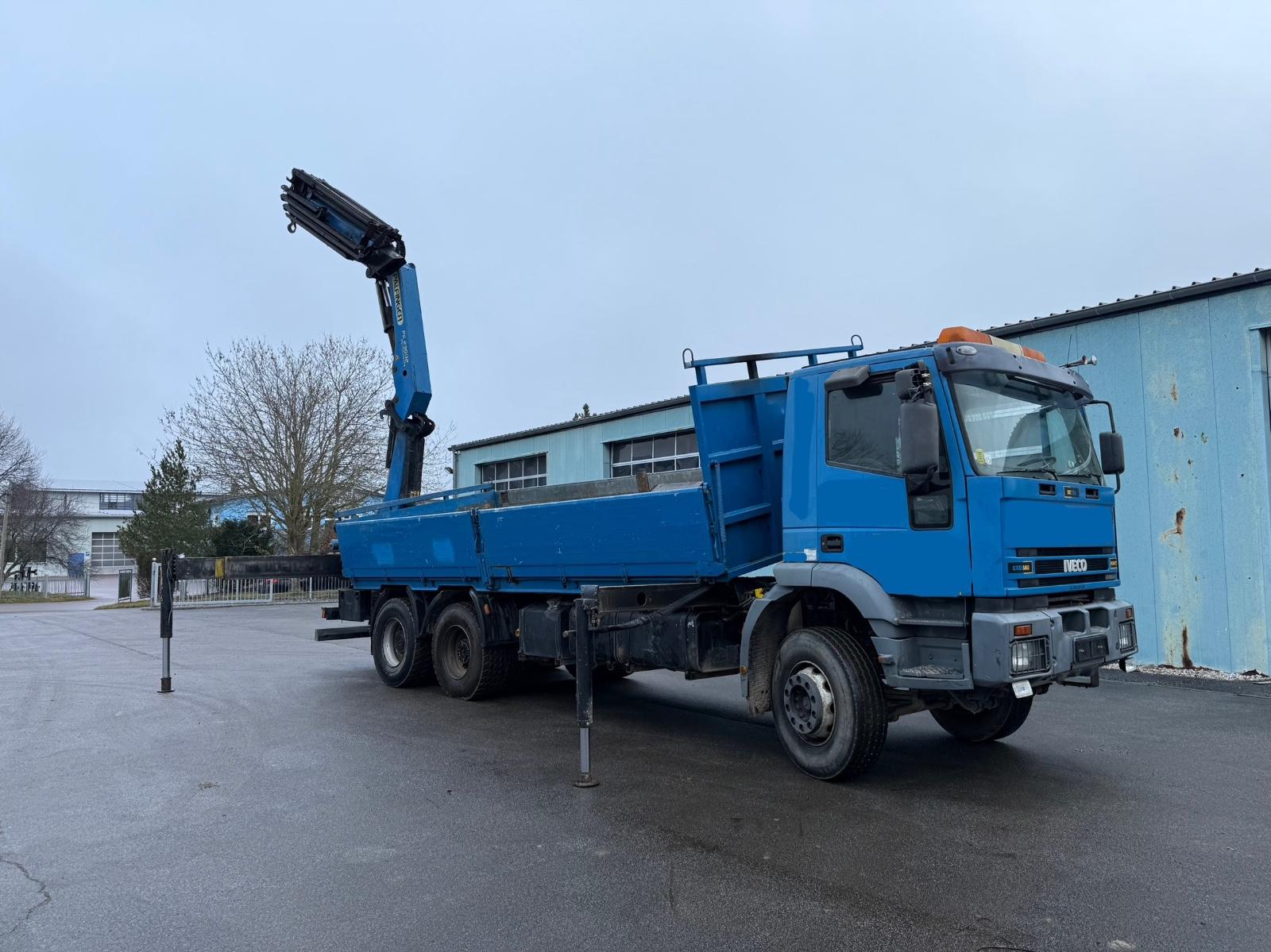 Iveco Trakker MP260 E36H mit Kran PK23002