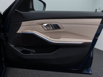 Fahrzeugabbildung BMW M340d xD DAB CockPitPro PDC Stop&Go AHK Alarm