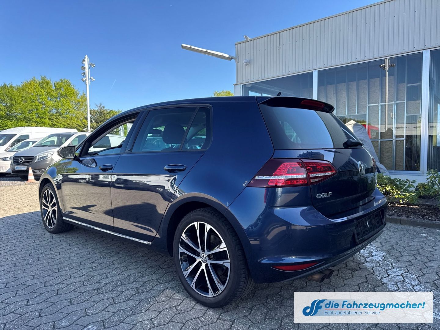 Fahrzeugabbildung Volkswagen Golf VII Allstar BMT Navi Bi-Xenon *EXPORT