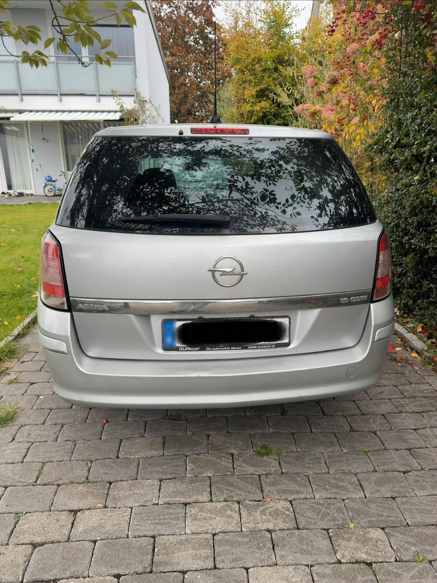 Opel Astra 2010 — engine 120 HP (88kW)